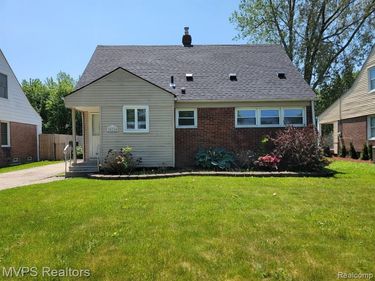 20220 Lancaster Street, Harper Woods, MI 48225