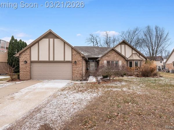 4346 Curry Drive, Sterling Heights, MI 48314