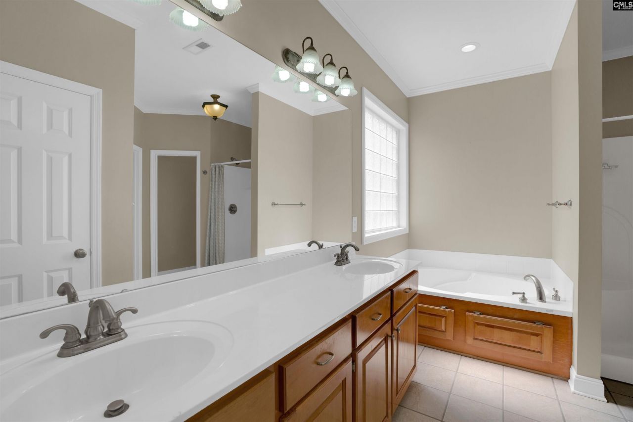 238 N Haigs Creek Photo 18