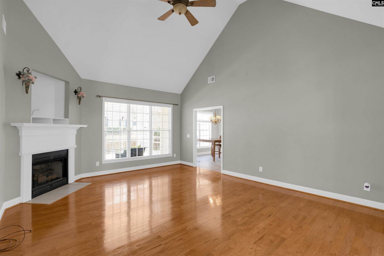 238 N Haigs Creek Photo 4