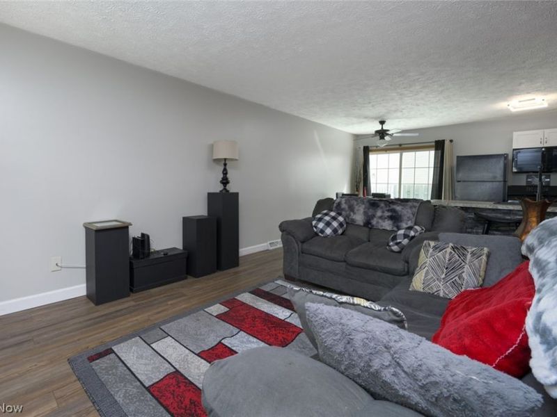 3204 Deer Trail, Unit D, Cortland, OH 44410 Photo 6