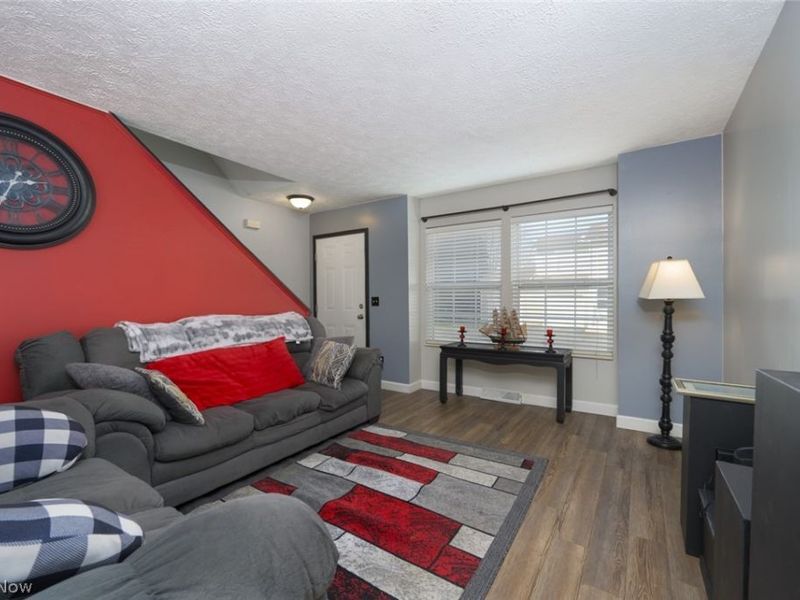 3204 Deer Trail, Unit D, Cortland, OH 44410 Photo 8