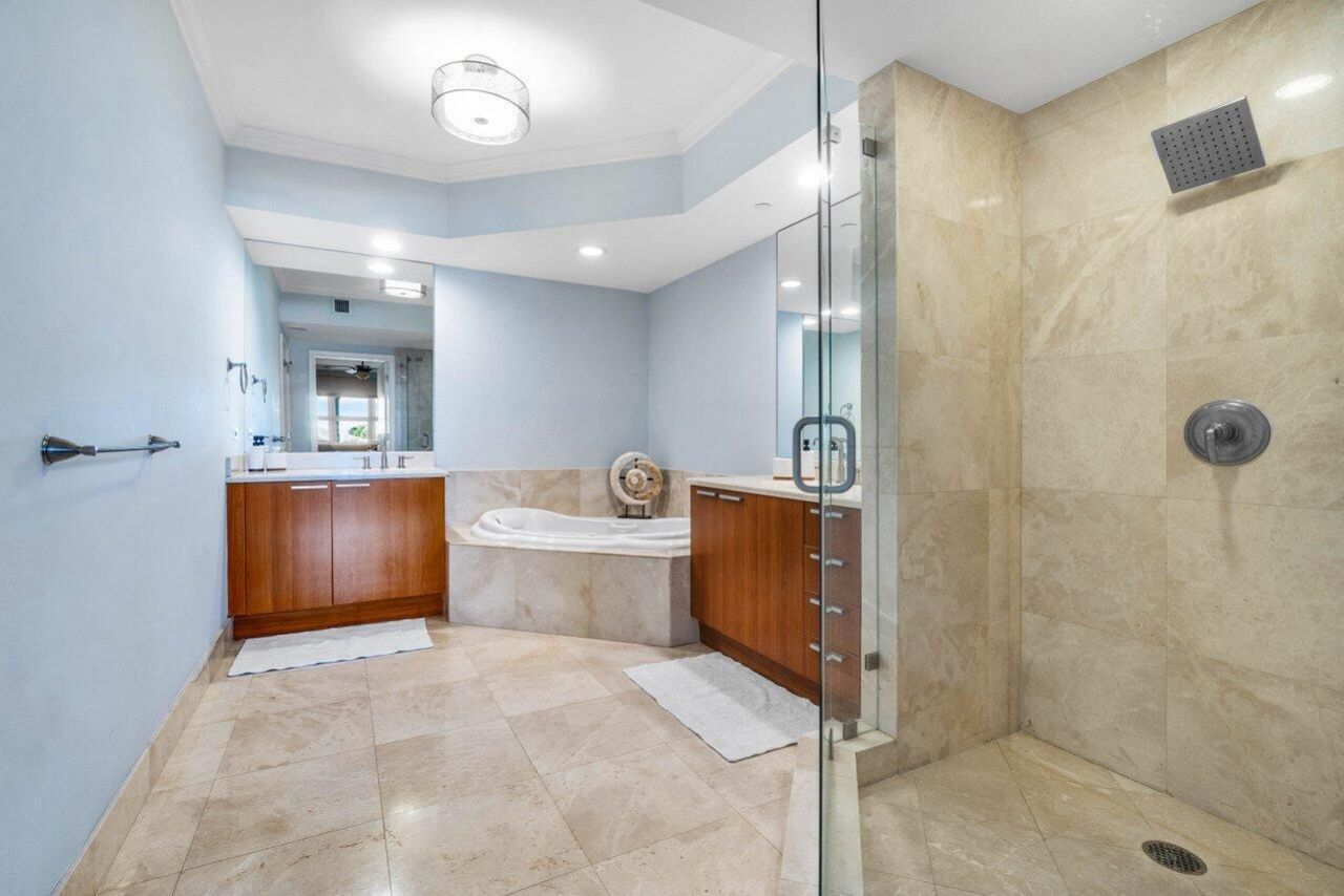 2650 Lake Shore Drive, Unit 201, Riviera Beach, FL 33404 Photo