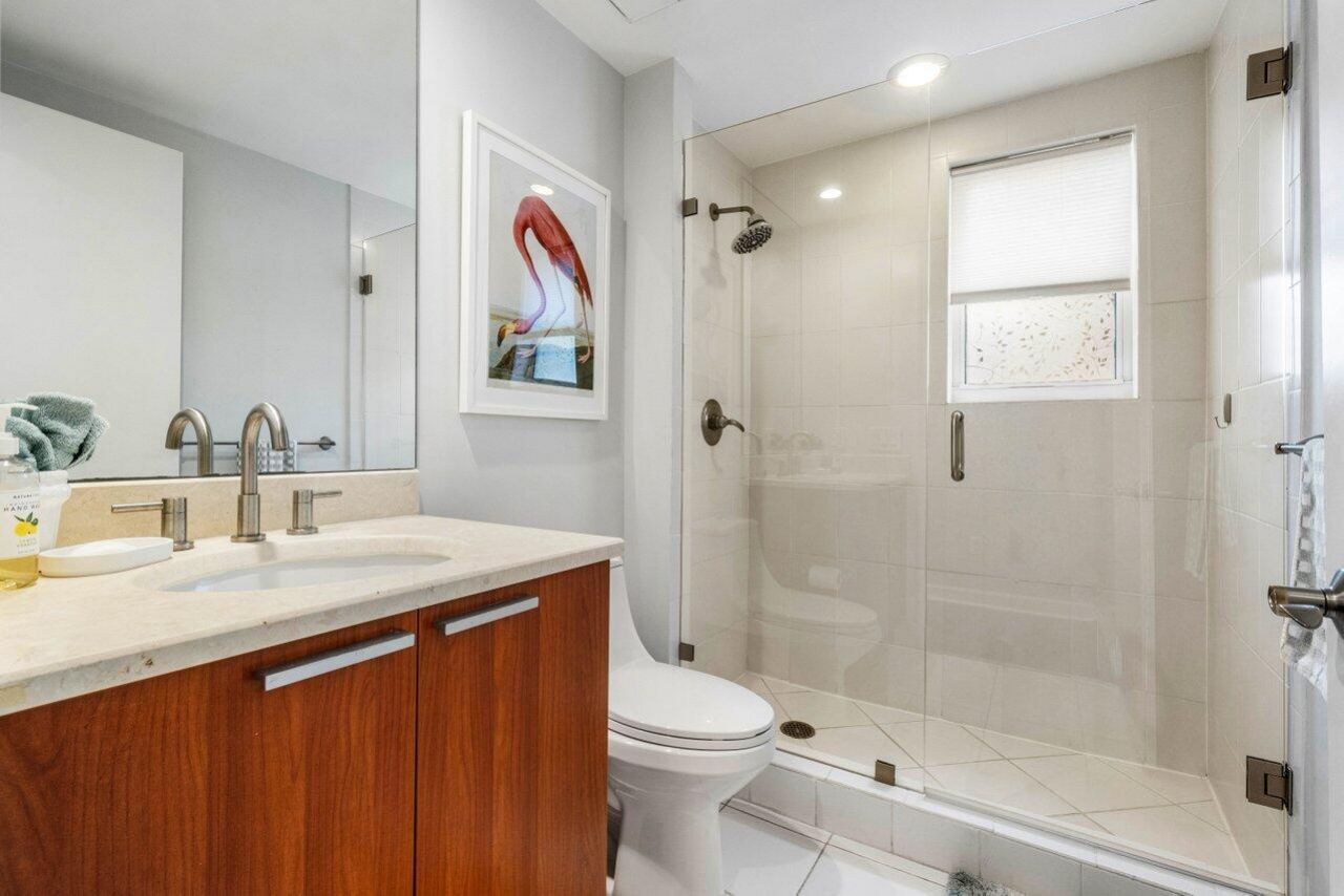 2650 Lake Shore Drive, Unit 201, Riviera Beach, FL 33404 Photo