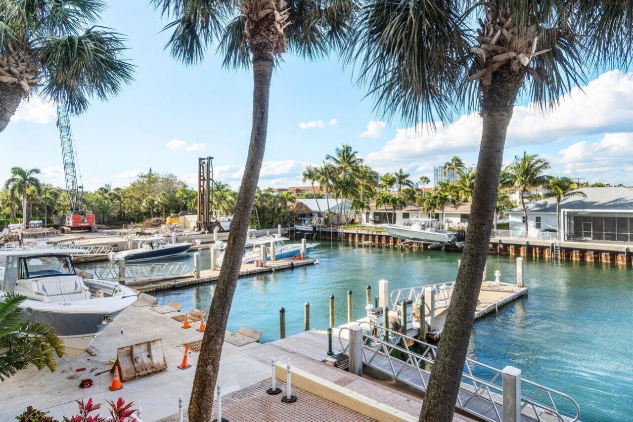 2650 Lake Shore Drive, Unit 201, Riviera Beach, FL 33404 Photo