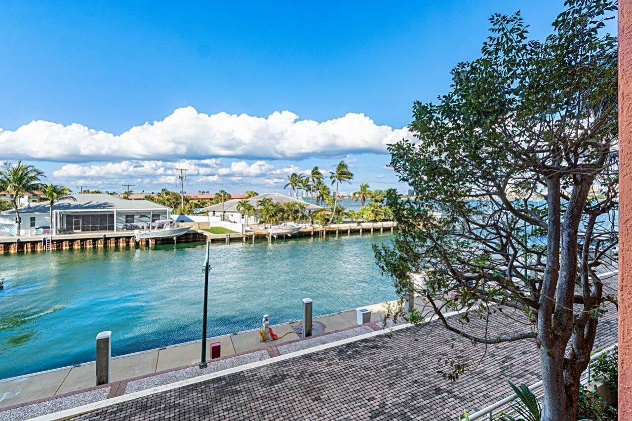 2650 Lake Shore Drive, Unit 201, Riviera Beach, FL 33404 Photo