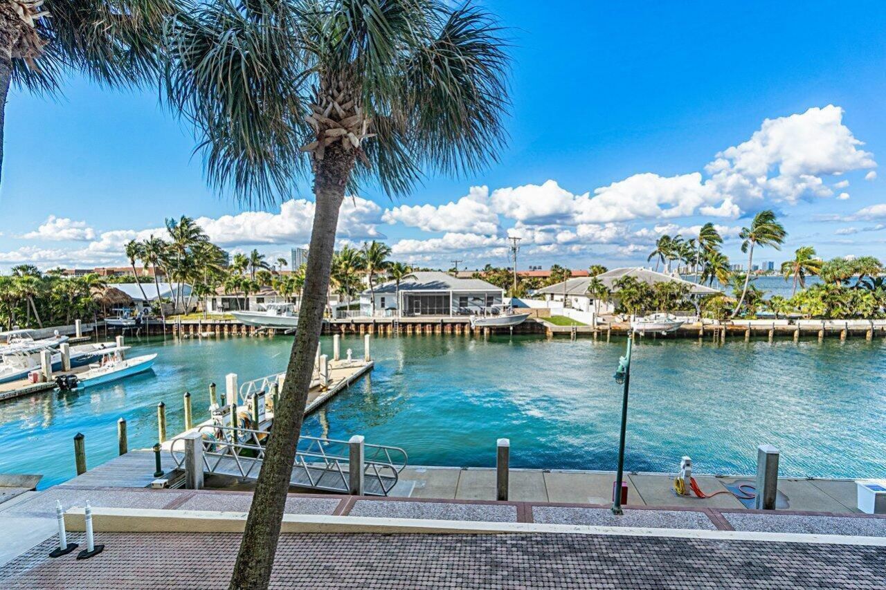 2650 Lake Shore Drive, Unit 201, Riviera Beach, FL 33404 Photo