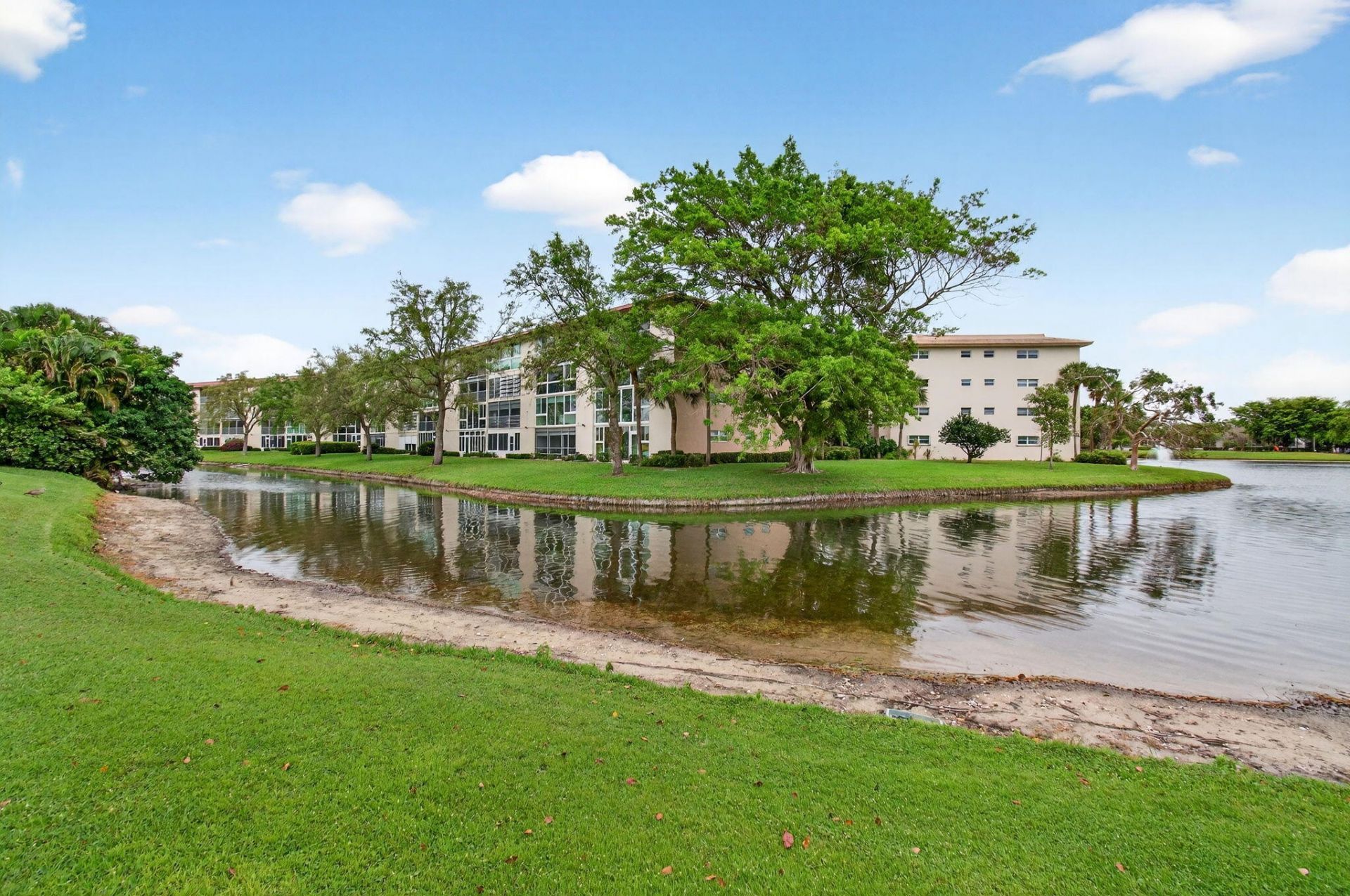 2902 Victoria Circle, Unit J-2, Coconut Creek, FL 33066 Photo