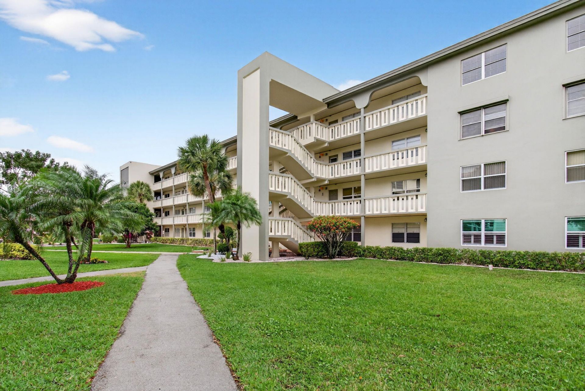 2902 Victoria Circle, Unit J-2, Coconut Creek, FL 33066 Photo