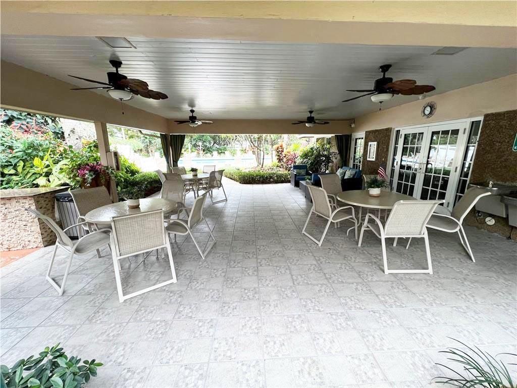 625 Oaks Drive, Unit 106, Pompano Beach, FL 33069 Photo