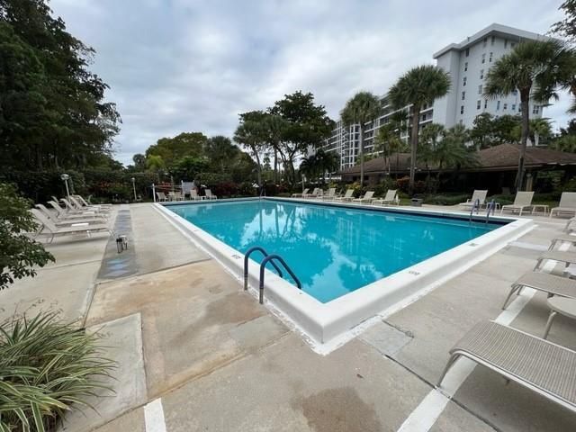 625 Oaks Drive, Unit 106, Pompano Beach, FL 33069 Photo