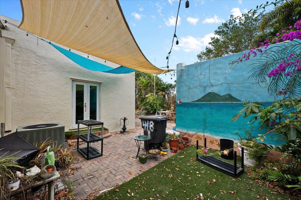 418 E Lakewood Road, West Palm Beach, FL 33405 Photo