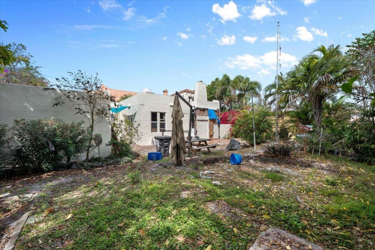 418 E Lakewood Road, West Palm Beach, FL 33405 Photo