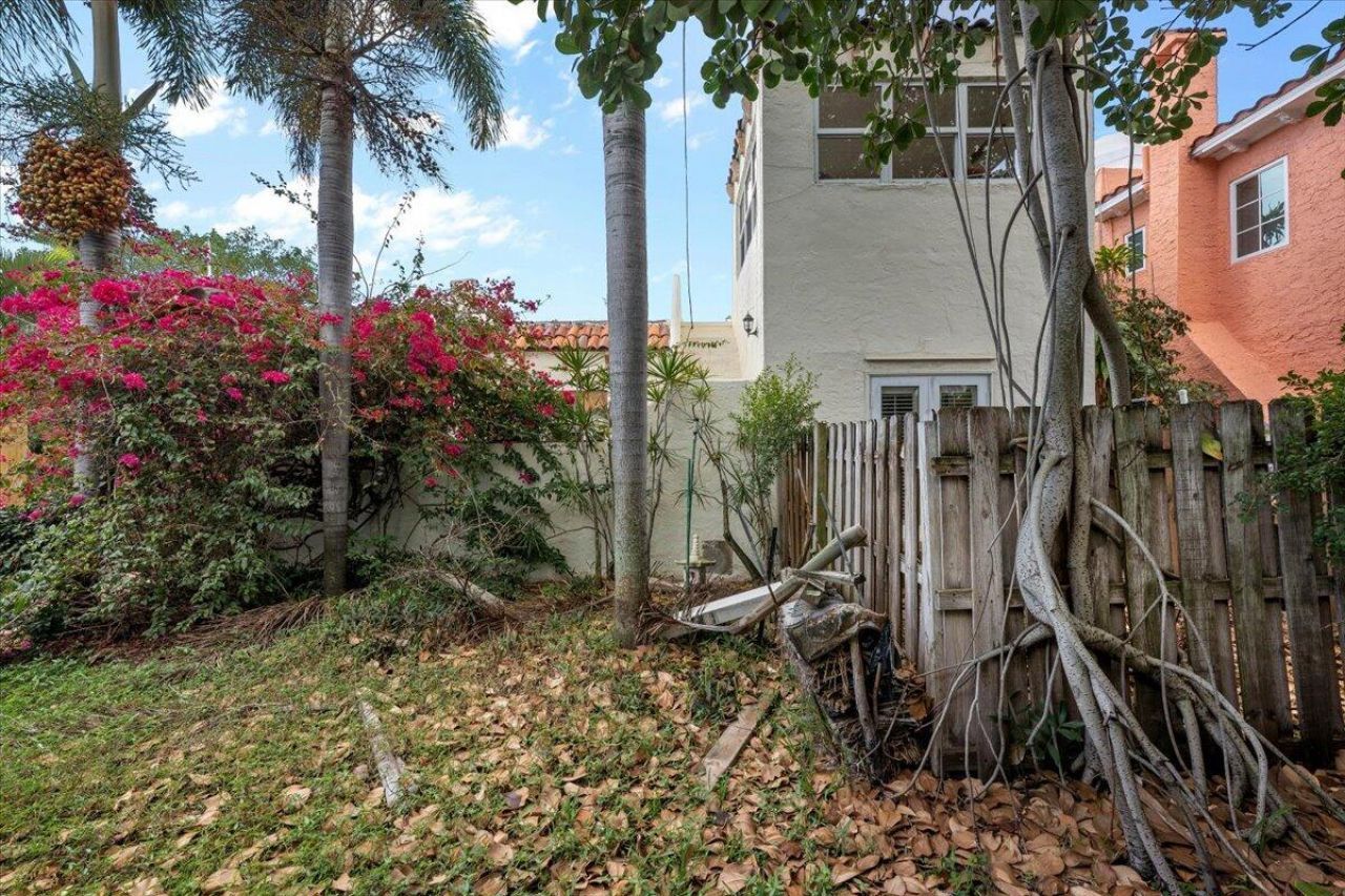 418 E Lakewood Road, West Palm Beach, FL 33405 Photo