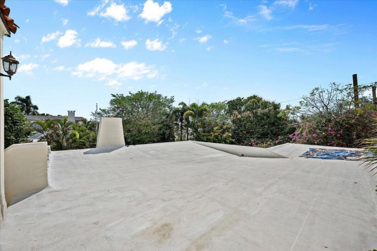 418 E Lakewood Road, West Palm Beach, FL 33405 Photo