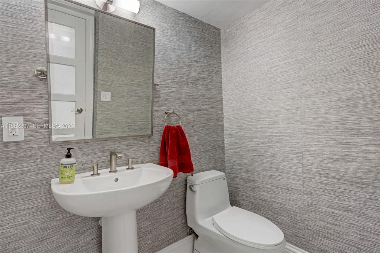 1201 River Reach Dr , Unit 102, Fort Lauderdale, FL 33315 Photo