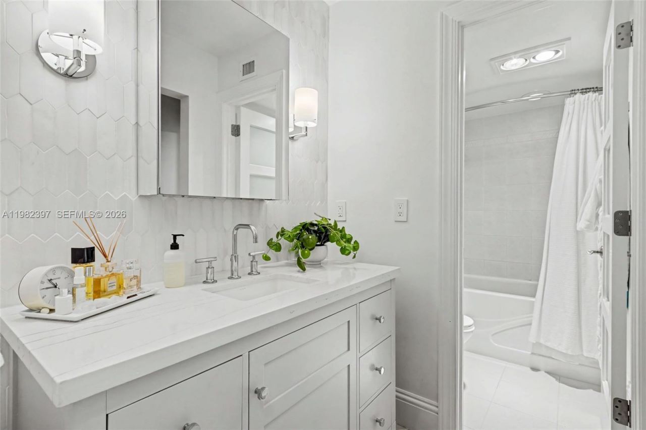 1201 River Reach Dr , Unit 102, Fort Lauderdale, FL 33315 Photo