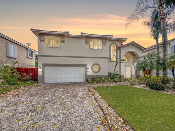 2640 Rampart Way N, Cooper City, FL 33026