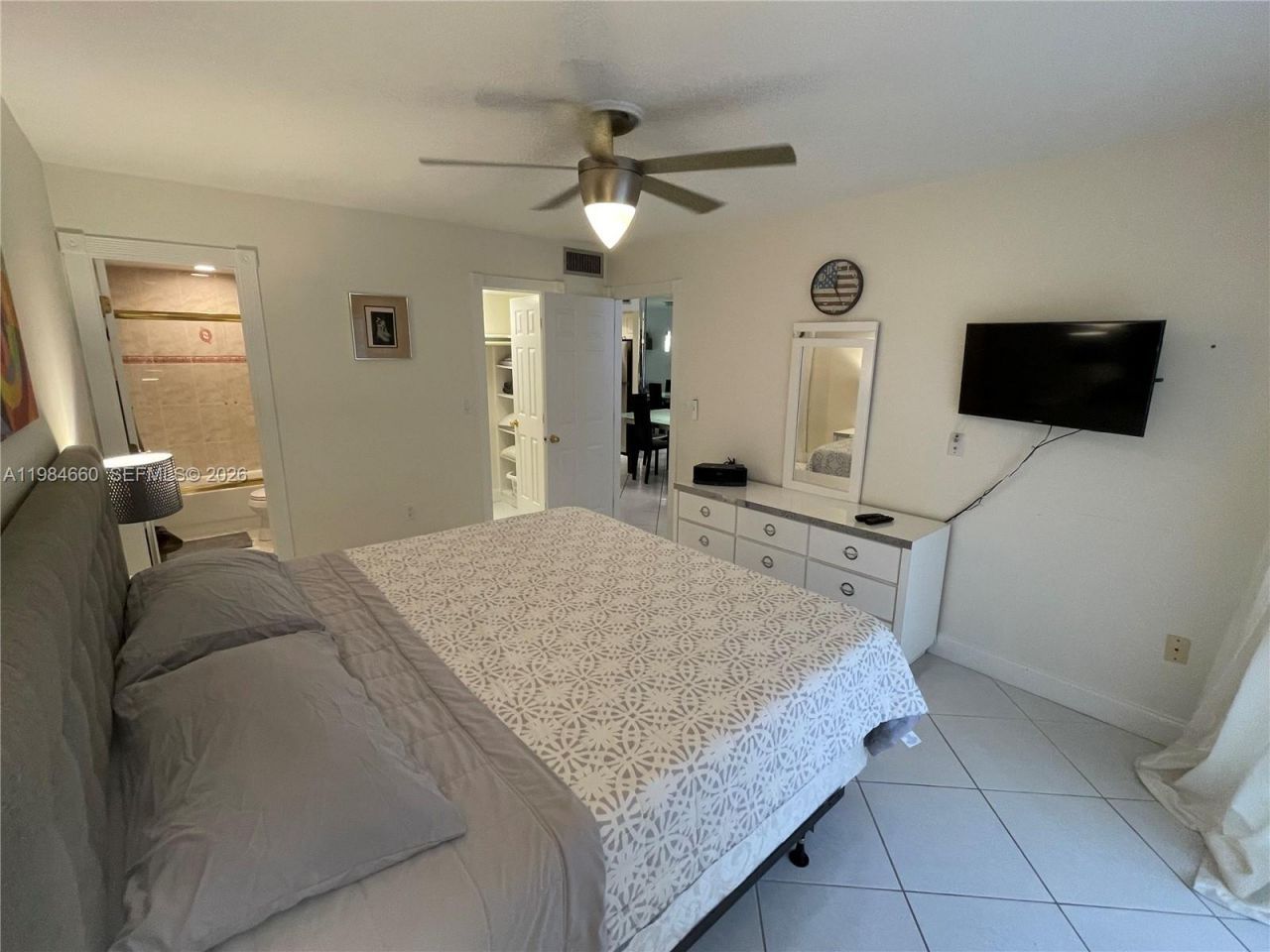 201 178th Dr, Unit 313, Sunny Isles Beach, FL 33160 Photo