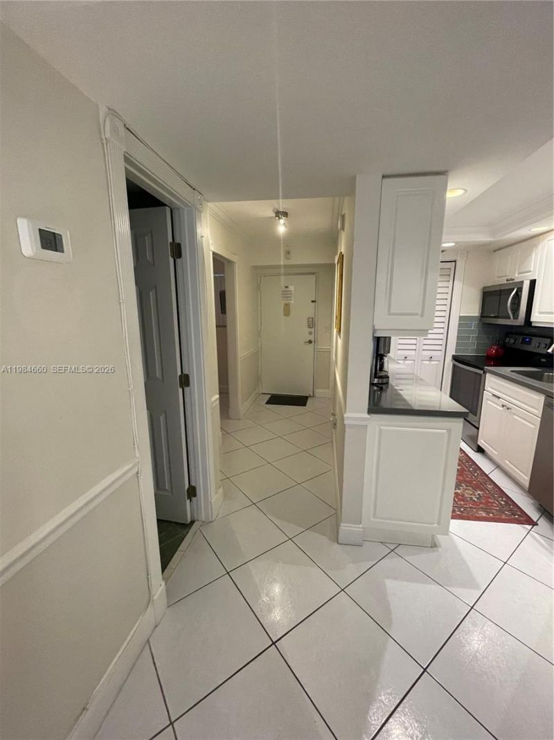 201 178th Dr, Unit 313, Sunny Isles Beach, FL 33160 Photo