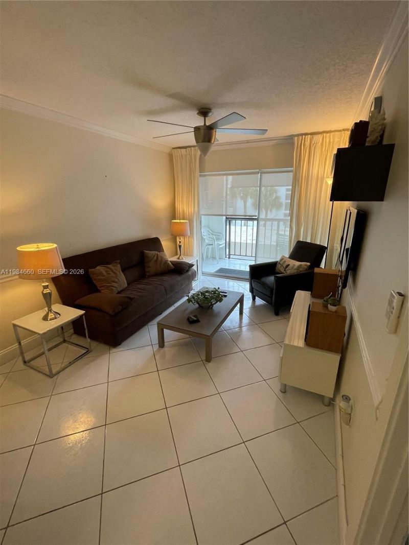 201 178th Dr, Unit 313, Sunny Isles Beach, FL 33160 Photo