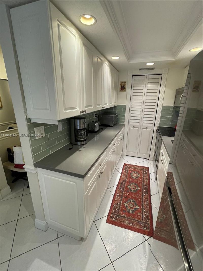 201 178th Dr, Unit 313, Sunny Isles Beach, FL 33160 Photo