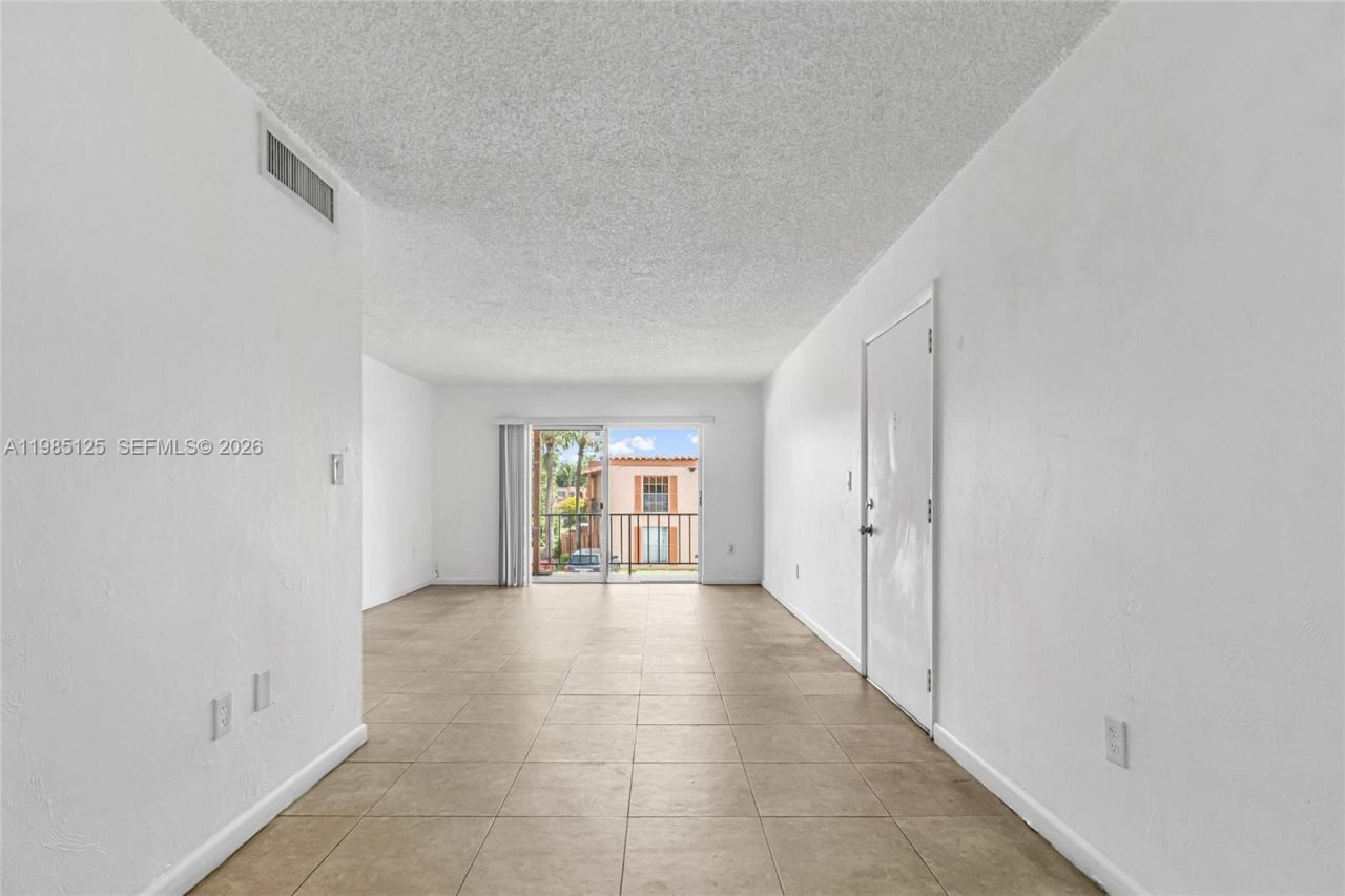 7201 Miami Lakes Dr, Unit B14, Miami Lakes, FL 33014 Photo