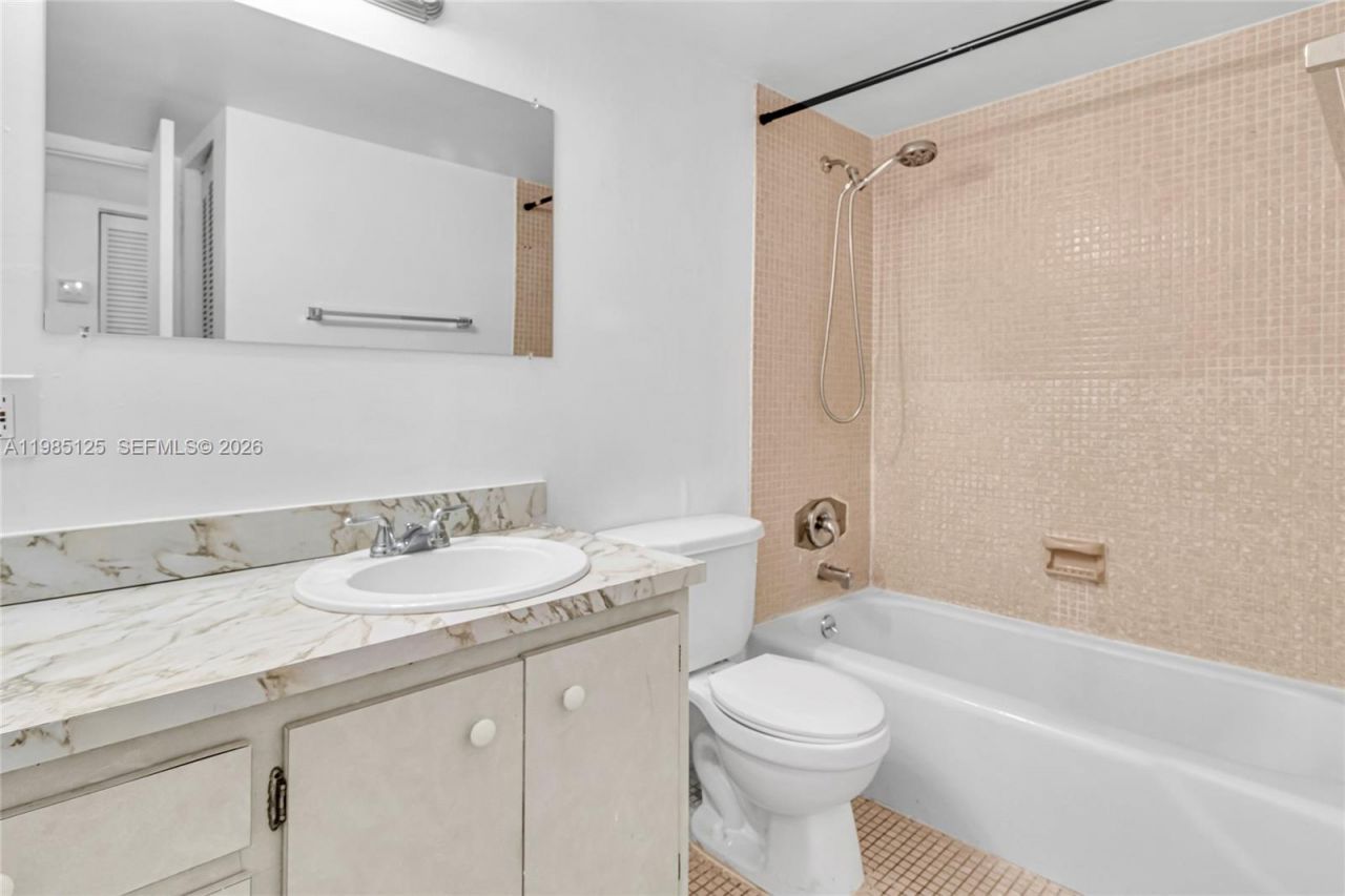 7201 Miami Lakes Dr, Unit B14, Miami Lakes, FL 33014 Photo
