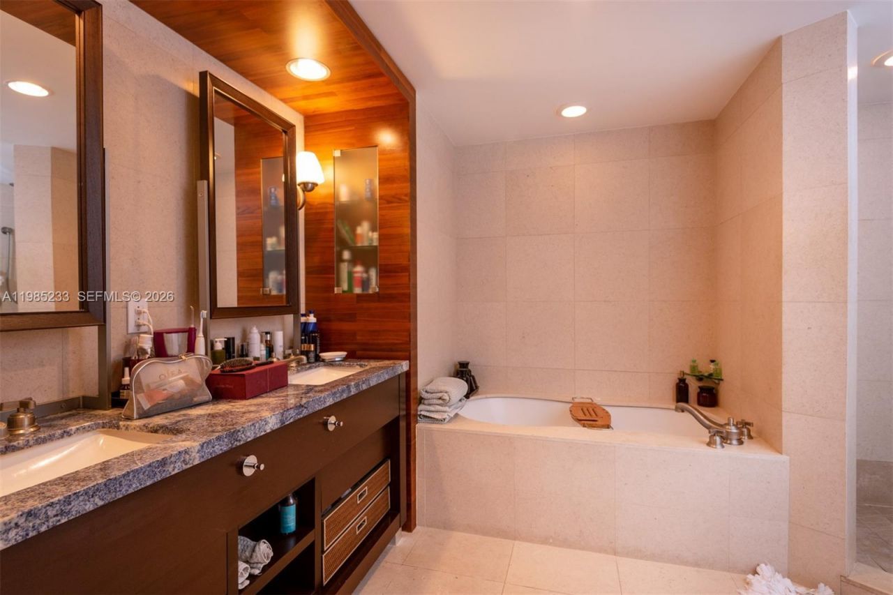 6799 Collins Ave , Unit 906, Miami Beach, FL 33141 Photo