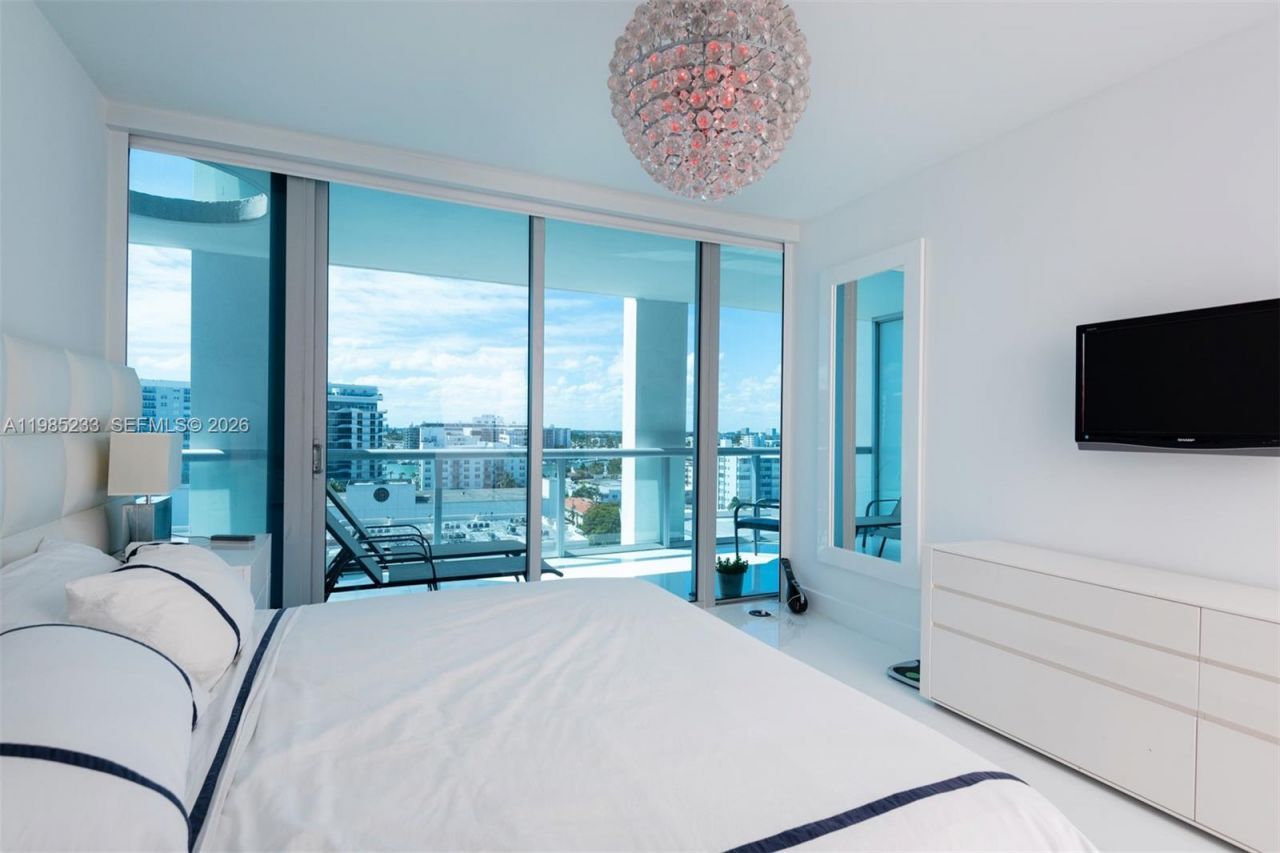 6799 Collins Ave , Unit 906, Miami Beach, FL 33141 Photo