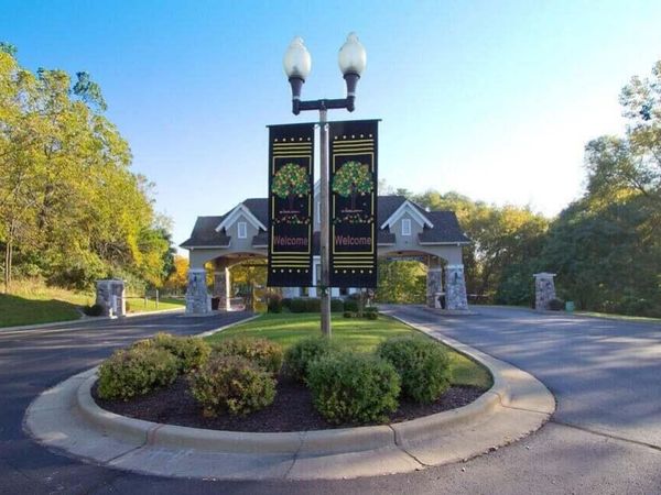 745 Eagleton DRIVE, Lake Geneva, WI 53147