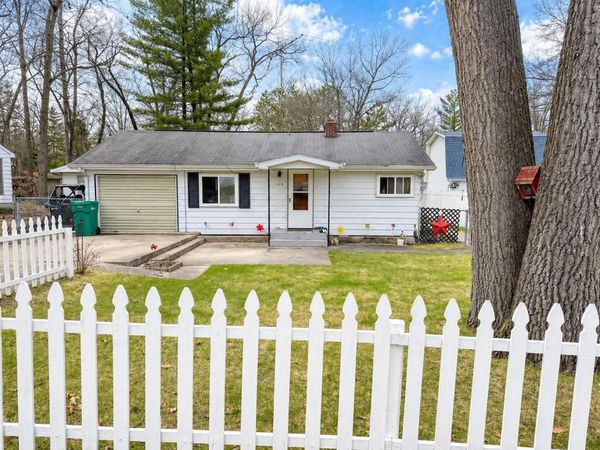 123 Maple Bluffs Avenue, Prudenville, MI 48651