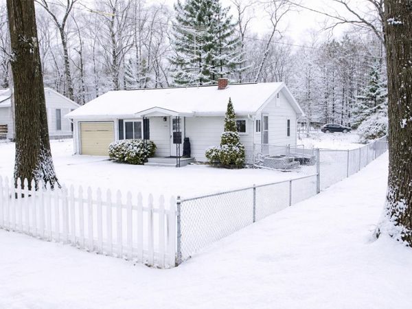 123 Maple Bluffs Avenue, Prudenville, MI 48651