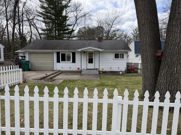 123 Maple Bluffs Avenue, Prudenville, MI 48651