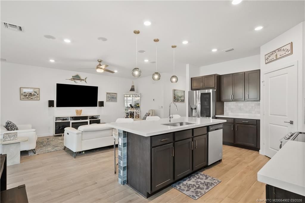 4520 NW Exchange Avenue, Jensen Beach, FL 34957 Photo