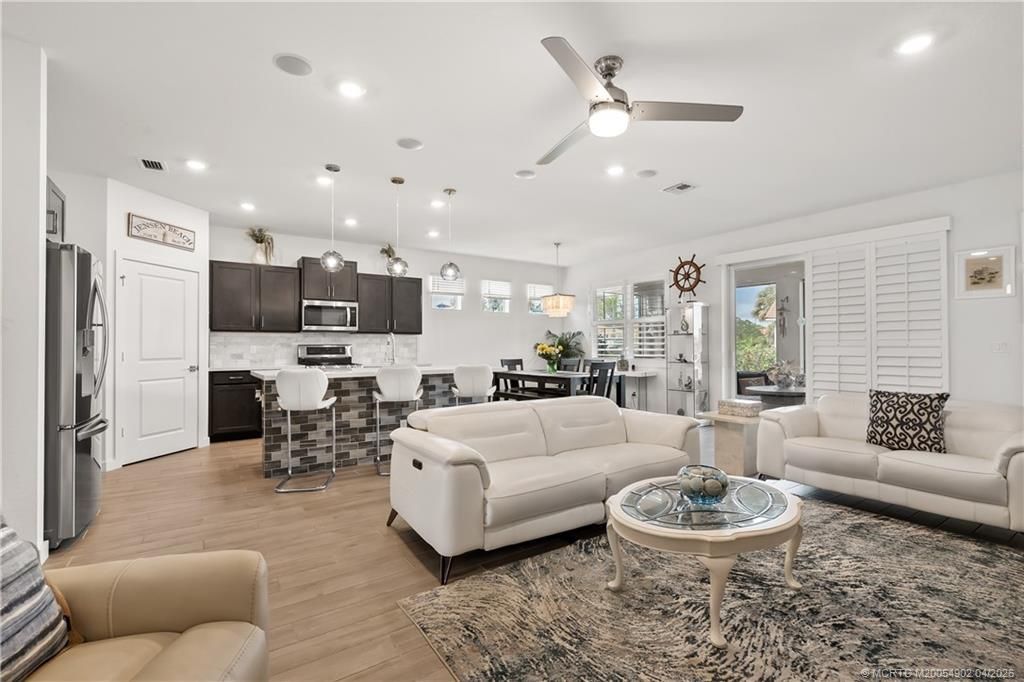 4520 NW Exchange Avenue, Jensen Beach, FL 34957 Photo