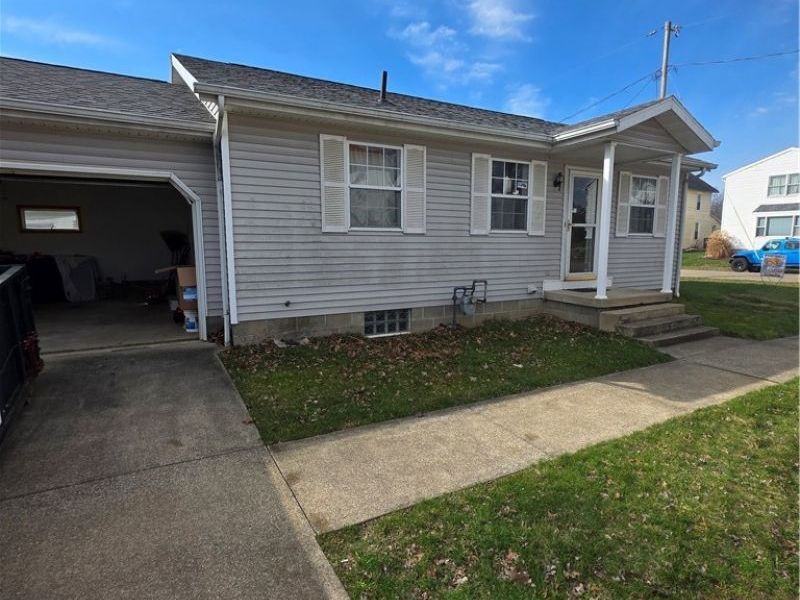 904 8th Street SW, Massillon, OH 44647 Photo 1