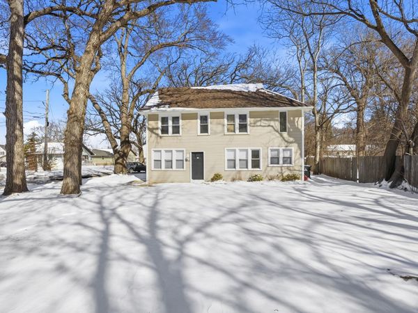 2908 Oakwood Avenue , McHenry, IL 60051