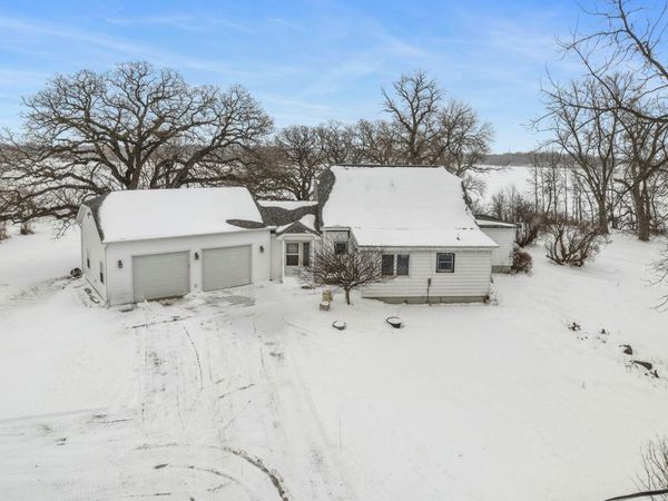 11742 Sunset Circle, Hutchinson, MN 55350