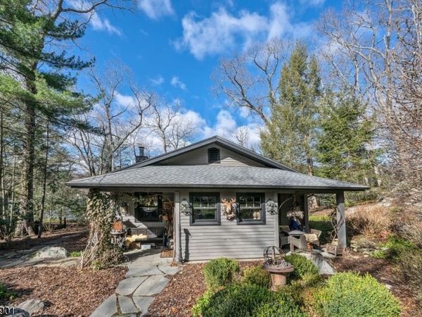 26 Short Road, Bloomingdale, NJ 07420