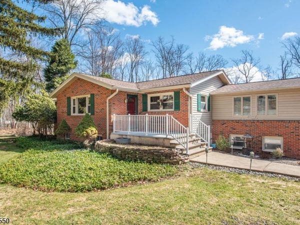 42 Everdale Rd, Randolph, NJ 07869