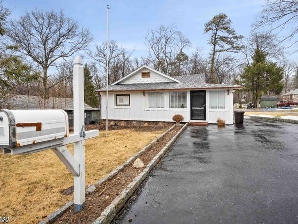 4 Dead End Rd, Rockaway, NJ 07435