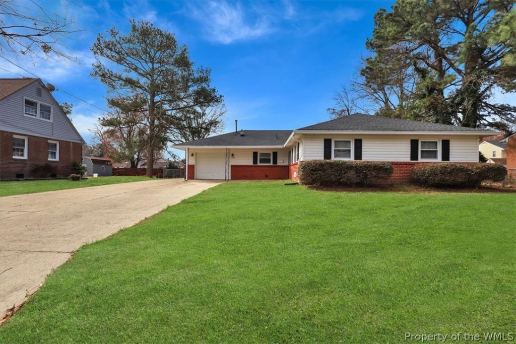 135 Raymond Drive, Hampton, VA 23666 Main Photo