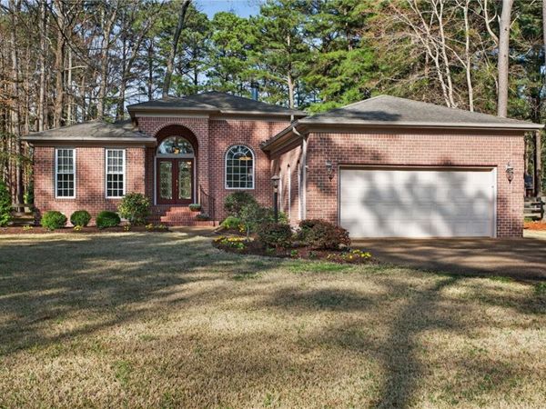 529 Piney Point Road , Yorktown, VA 23692