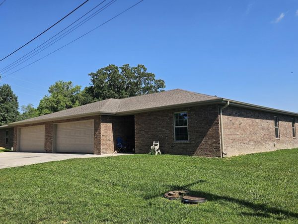 625-723 Hawthorne Street, Houston, MO 65483
