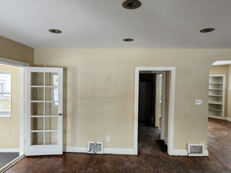 3599 Grosvenor Road, Cleveland Heights, OH 44118 Photo 3