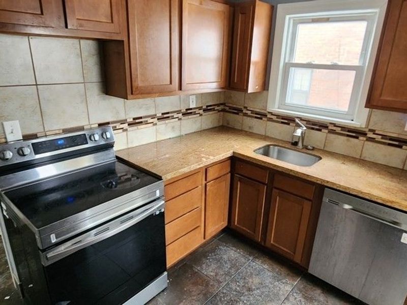 3599 Grosvenor Road, Cleveland Heights, OH 44118 Photo 6