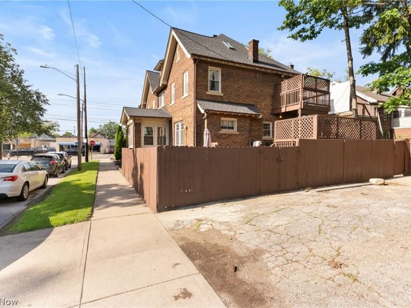 12404 Larchmere Boulevard, Cleveland, OH 44120 Photo 2