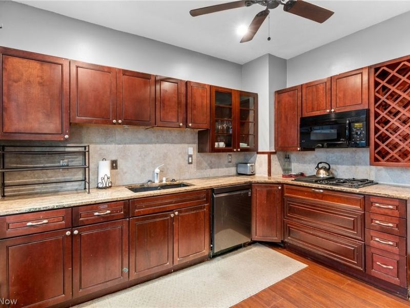 12404 Larchmere Boulevard, Cleveland, OH 44120 Photo 27