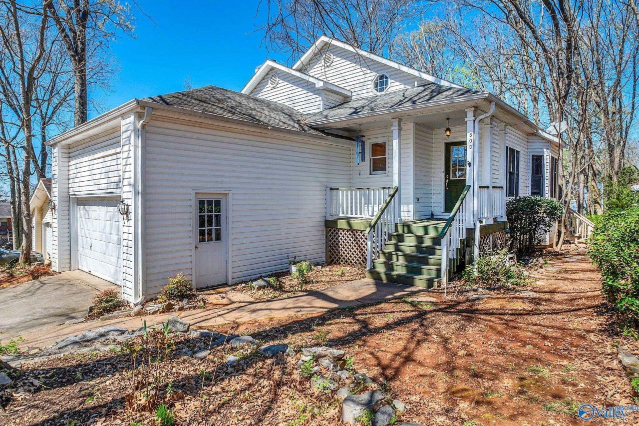 503 Carrsbrook Road, Huntsville, AL 35803 Main Photo